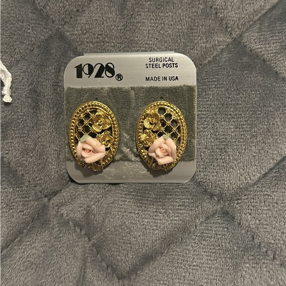 1928 Gold Filigree Earrings with Pink Rose